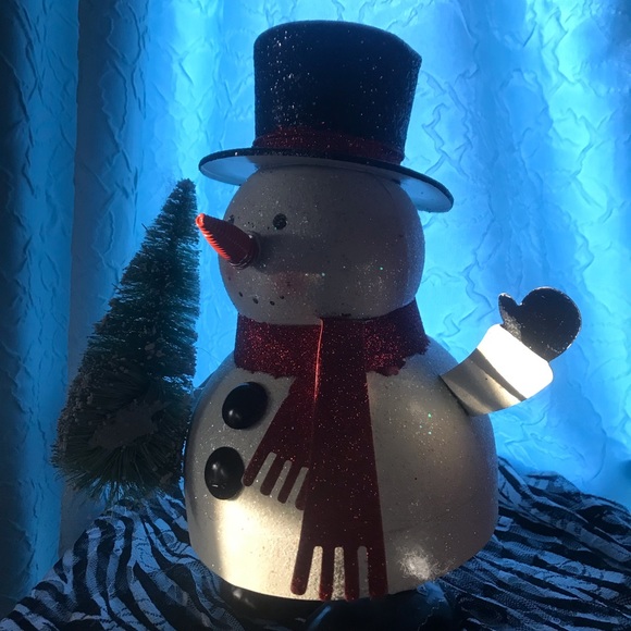 Snowman Candle and Metal Decoration Duo - Picture 2 of 9